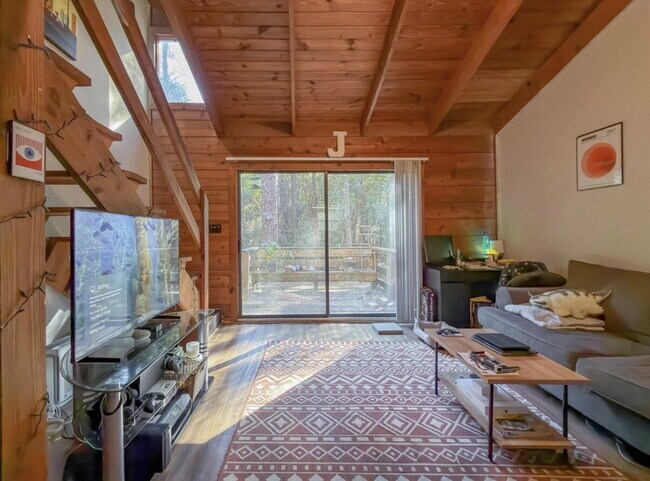 Building Photo - Spacious 1BR Retreat Near FSU & TCC – Vaulted Ceilings, BRAND NEW DECK!
