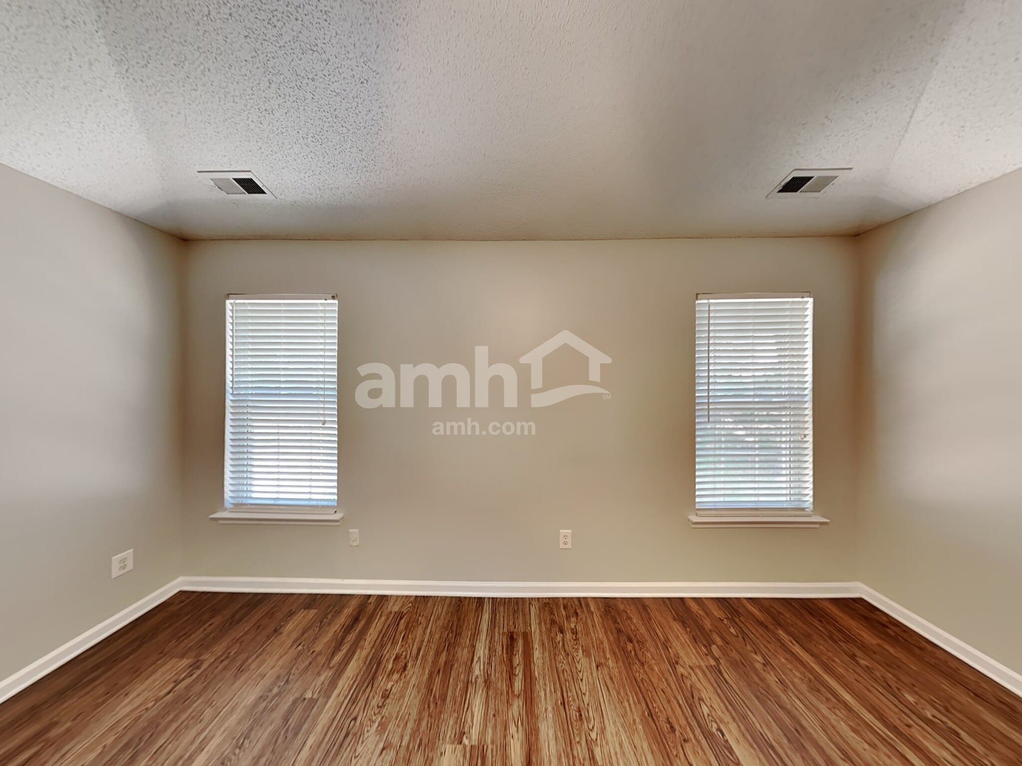 Building Photo - 1720 Silverberry Ct