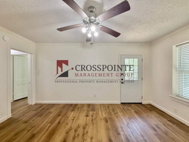 Building Photo - 111 N Gatewood Dr
