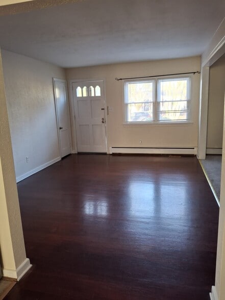 Building Photo - 4517 Delmar Dr