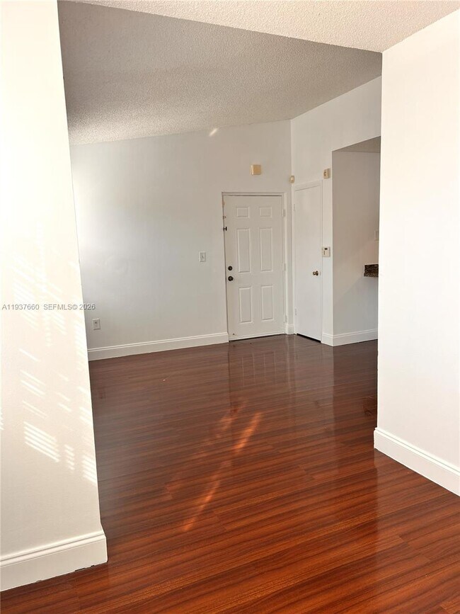 Building Photo - 17500 NW 67th Ct