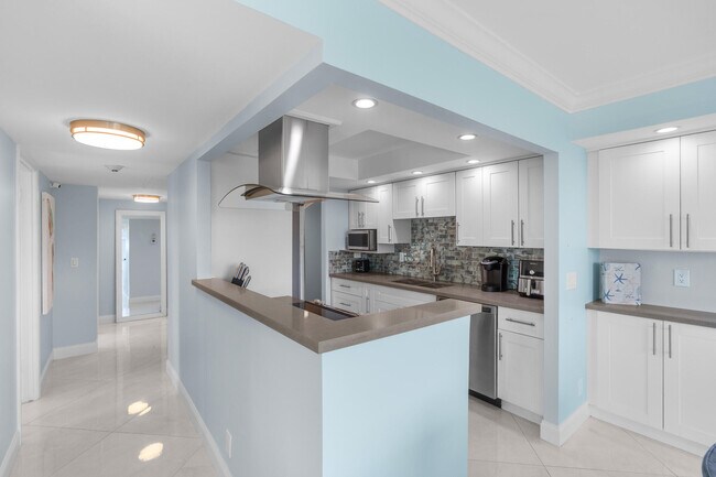 Building Photo - 950 Ponce De Leon Rd