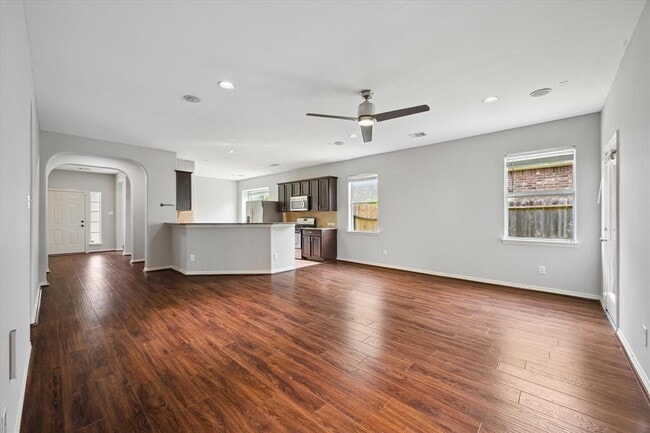 Building Photo - 3105 W Trail Dr