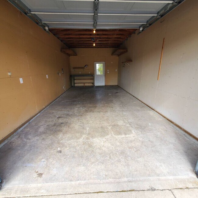Building Photo - 31811 Begonia Ln