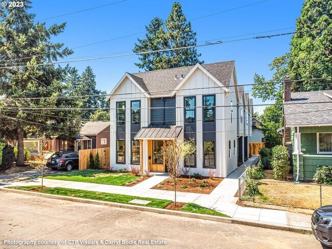 Building Photo - Stunning Modern Condo in Woodstock with Washer/Dryer in-unit, Patio & More