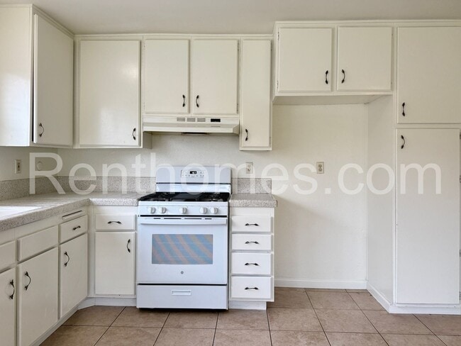 Building Photo - 8575 Keystone Ct