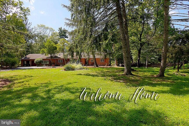 Building Photo - 269 Raymond Rd