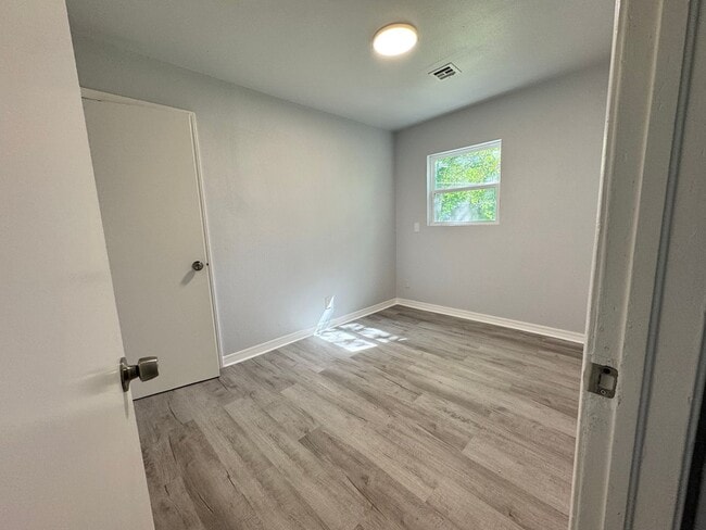 Building Photo - Newly Updated 4 Bedroom Home by Gibbs Shop...
