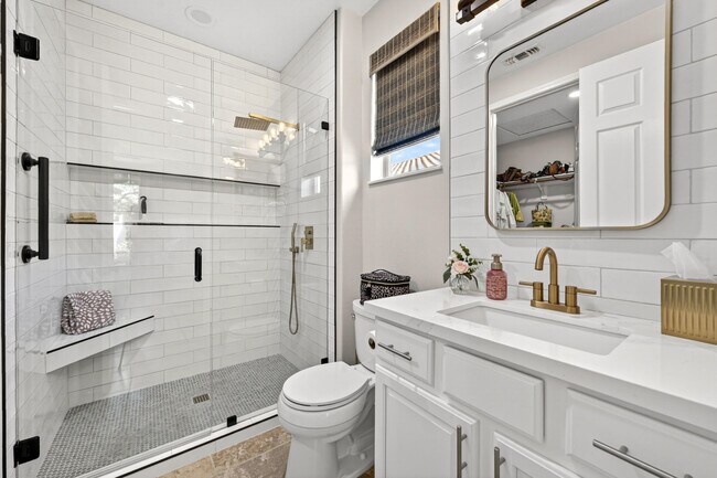 Building Photo - 41562 Via Arleta