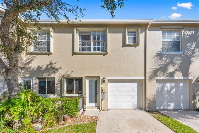 Building Photo - 2124 SE Eatonville Dr