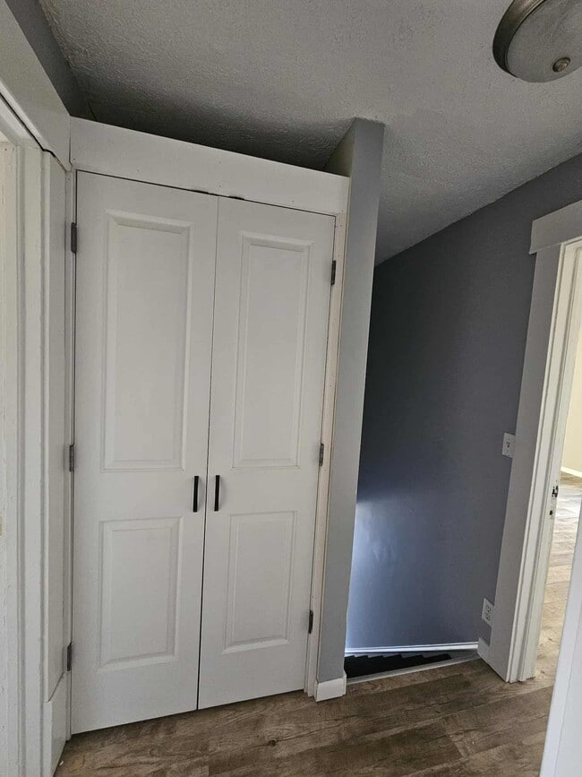 Building Photo - 93 N Rose Blvd