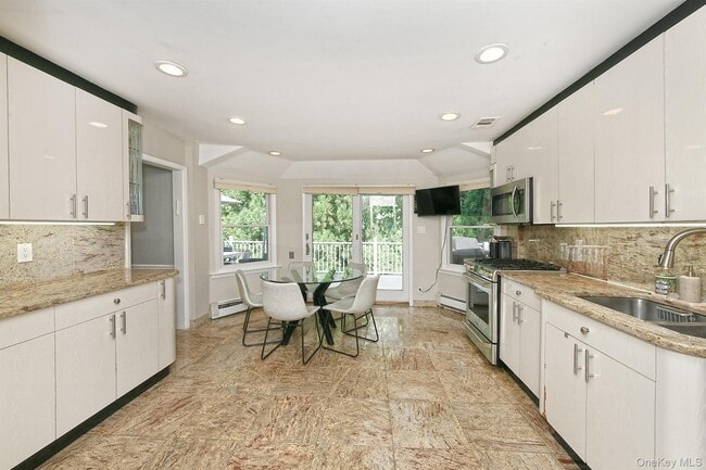 Building Photo - 2 Cherrywood Ln