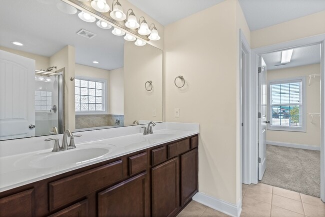 Building Photo - 304 Little Egret Ln