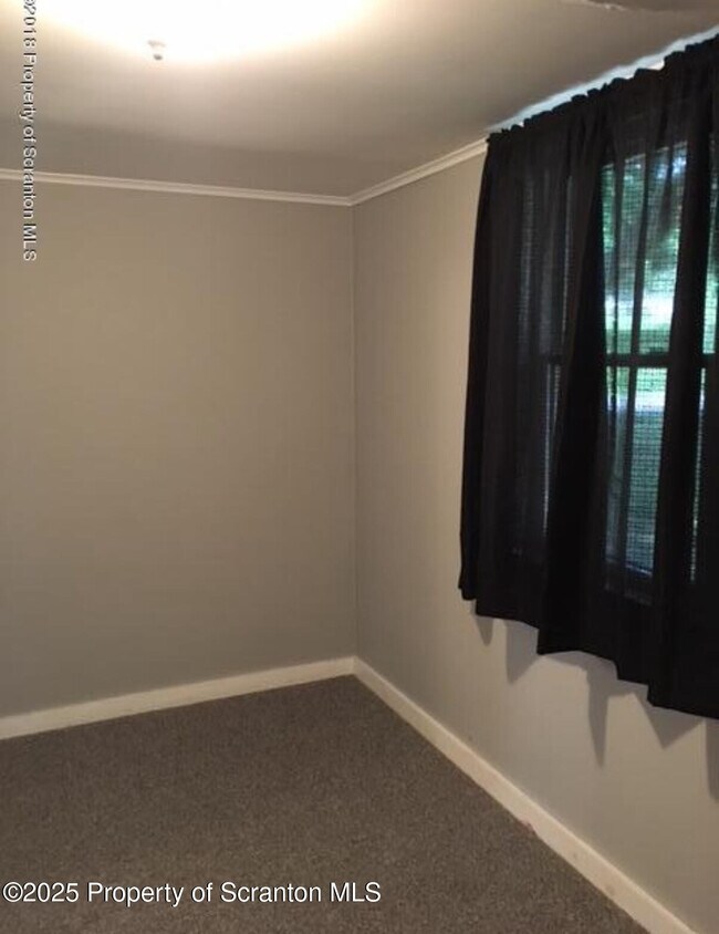 Building Photo - 410 Lane Hill Rd