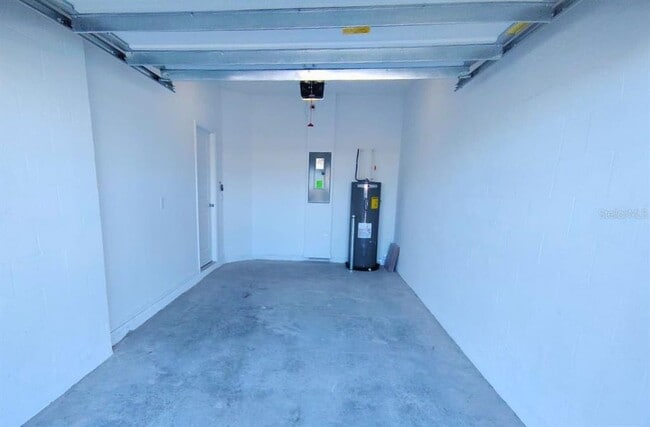 Building Photo - 2572 Skyline Lp