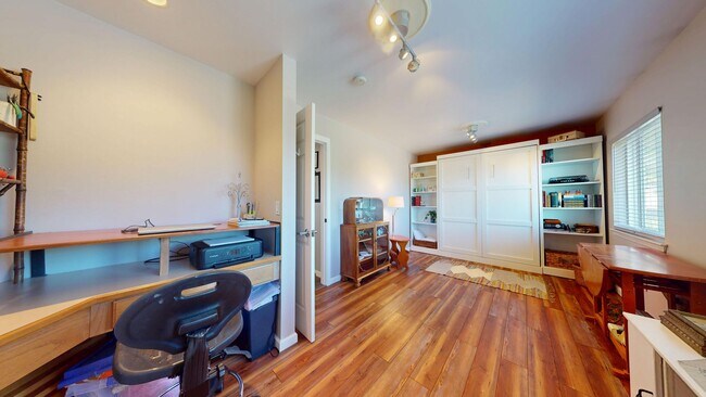 Building Photo - VIEW HOME FOR RENT!