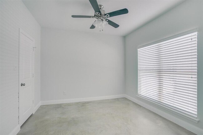 Building Photo - 2704 Gordon Ave