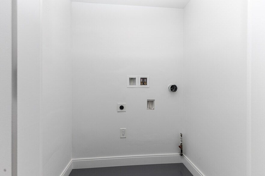 Building Photo - 95 Griswold St