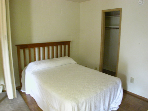 Bedroom - Holiday House Apartments