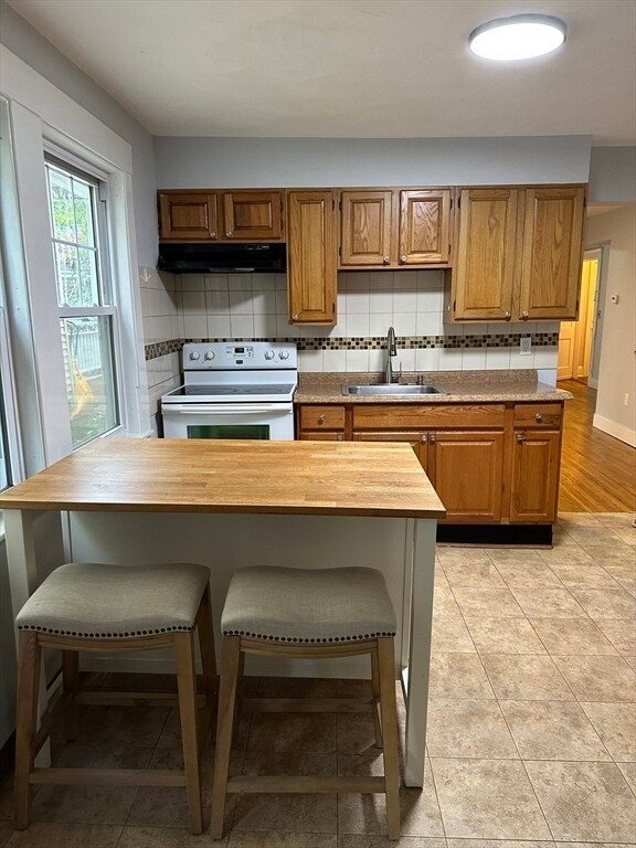 Building Photo - 18 Symmes St
