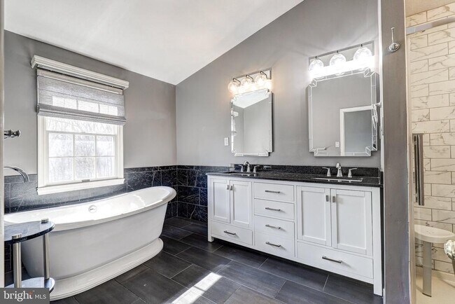 Building Photo - 2733 Quarry Heights Way