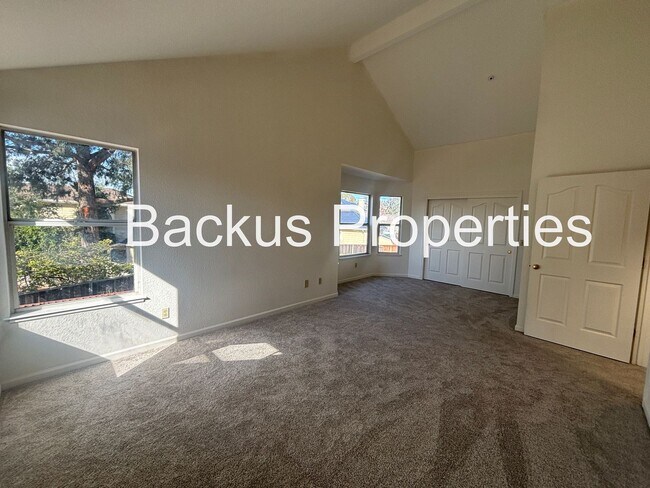 Building Photo - Great two-bedroom home at end of cul-de-sac