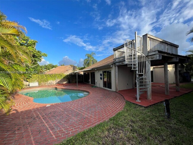 Building Photo - 7512 SW 95th Pl