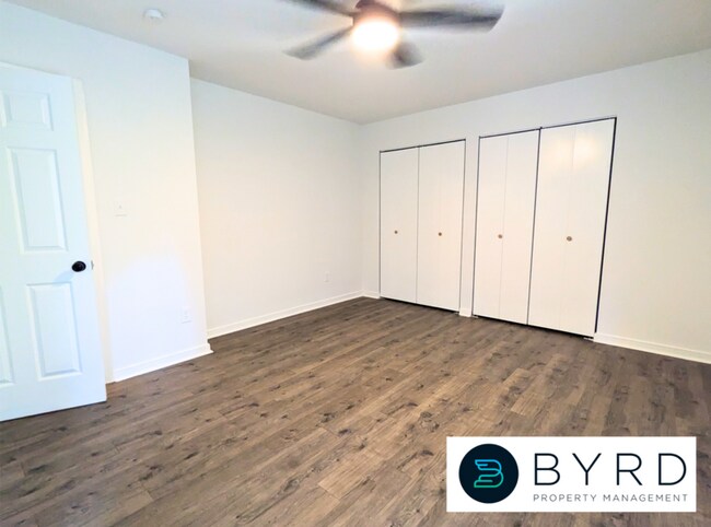 Building Photo - 5006 Glen Tara Dr