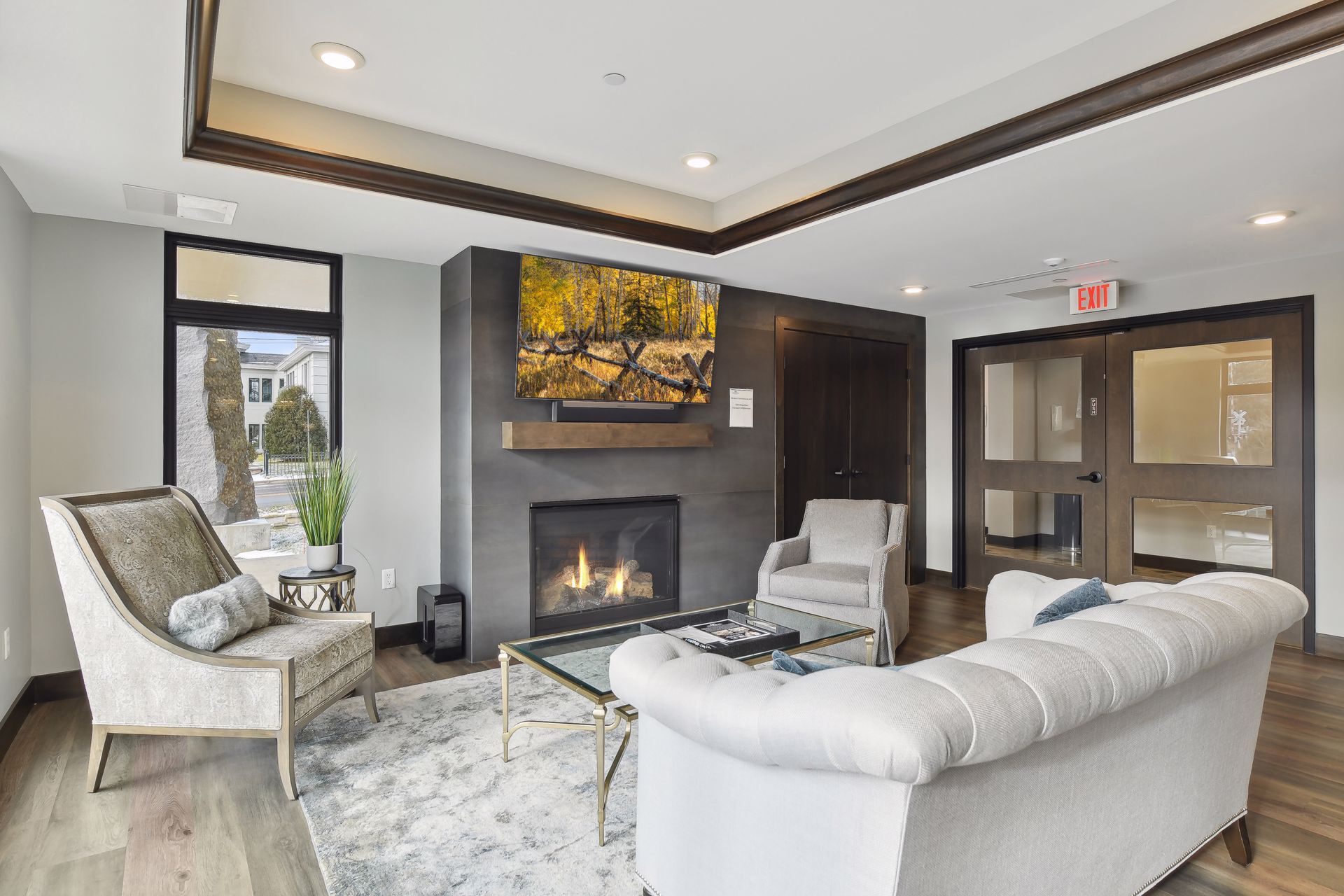 Meyer Place offers a club room for private gatherings - 222 Ferndale Rd S