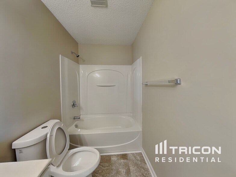 Building Photo - 3525 Sunset Hollow Ct