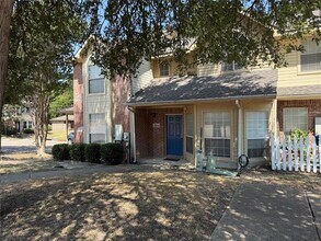 Building Photo - 3944 Brandon Park Dr