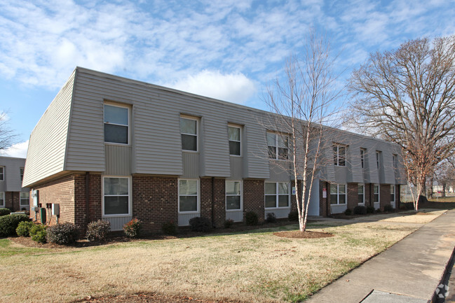 Building Photo - Clancy Hills Apartments