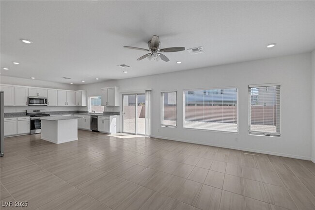 Building Photo - 6533 Twin Brks Ave