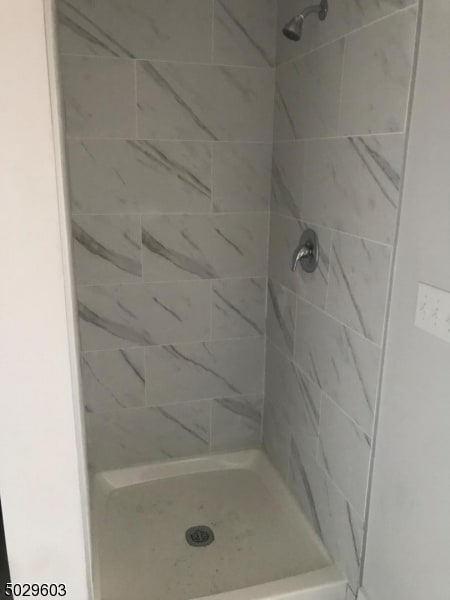 Building Photo - 1140 E St Georges Ave