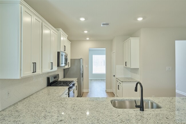 Building Photo - 21554 Bluebonnet Bay Dr