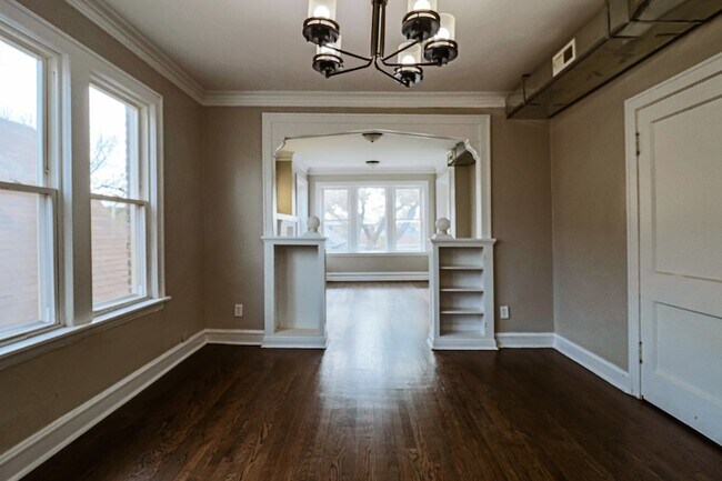 Building Photo - 6633 S Campbell Ave