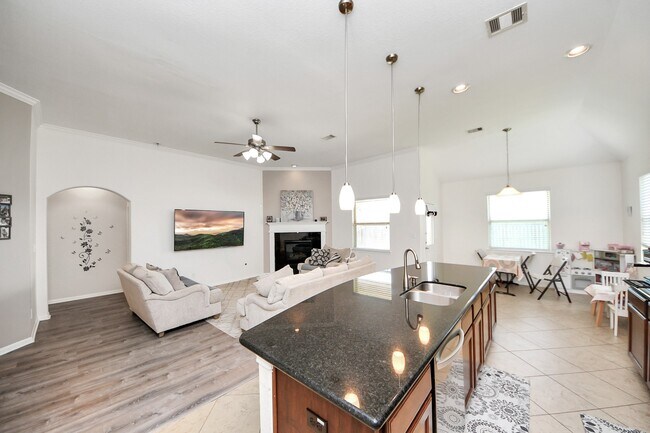 Building Photo - 20626 Bandrock Terrace