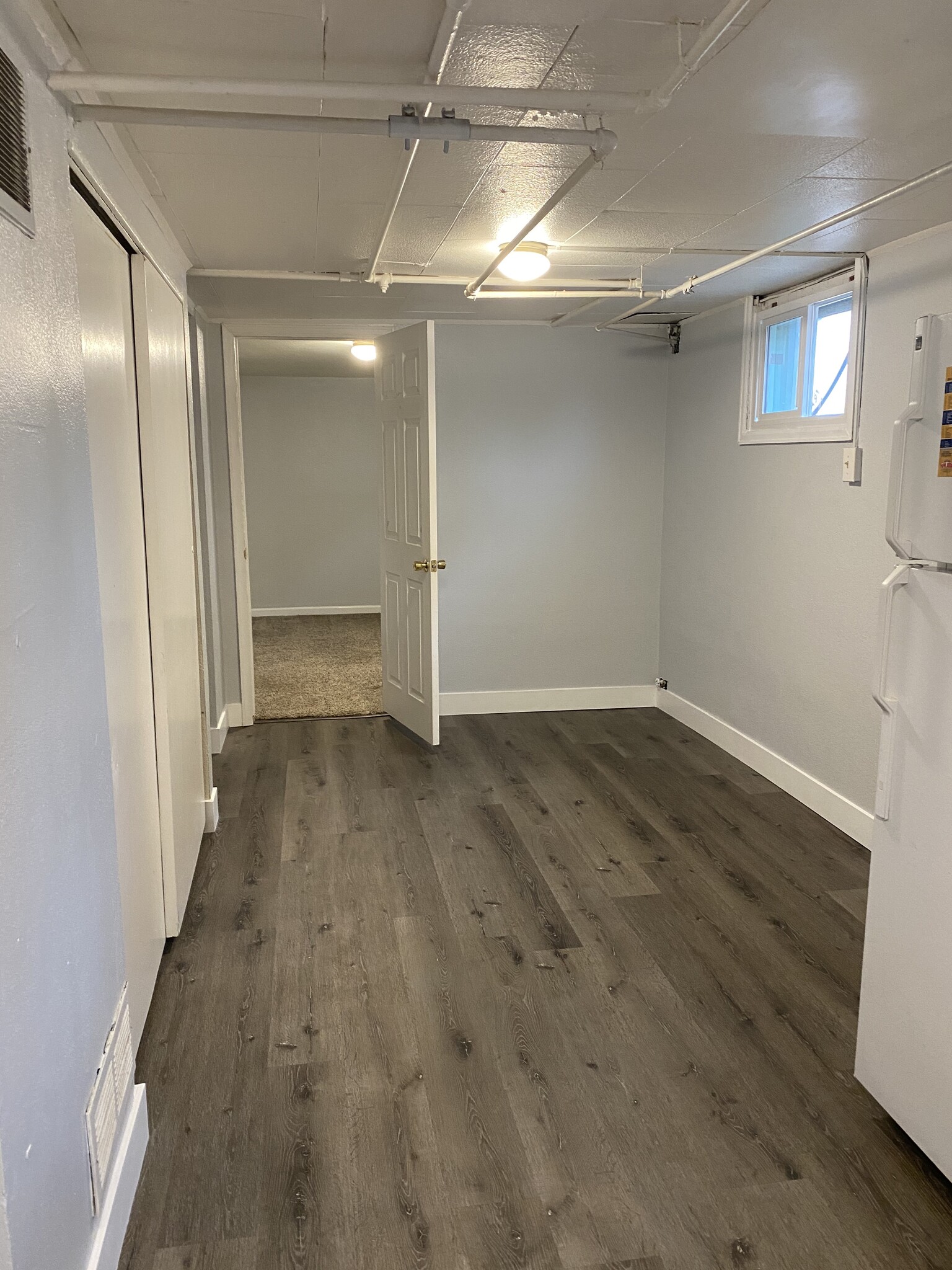 Dining area - 1827 6th Ave