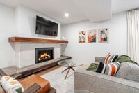 Building Photo - 4375 Fernbrook Dr