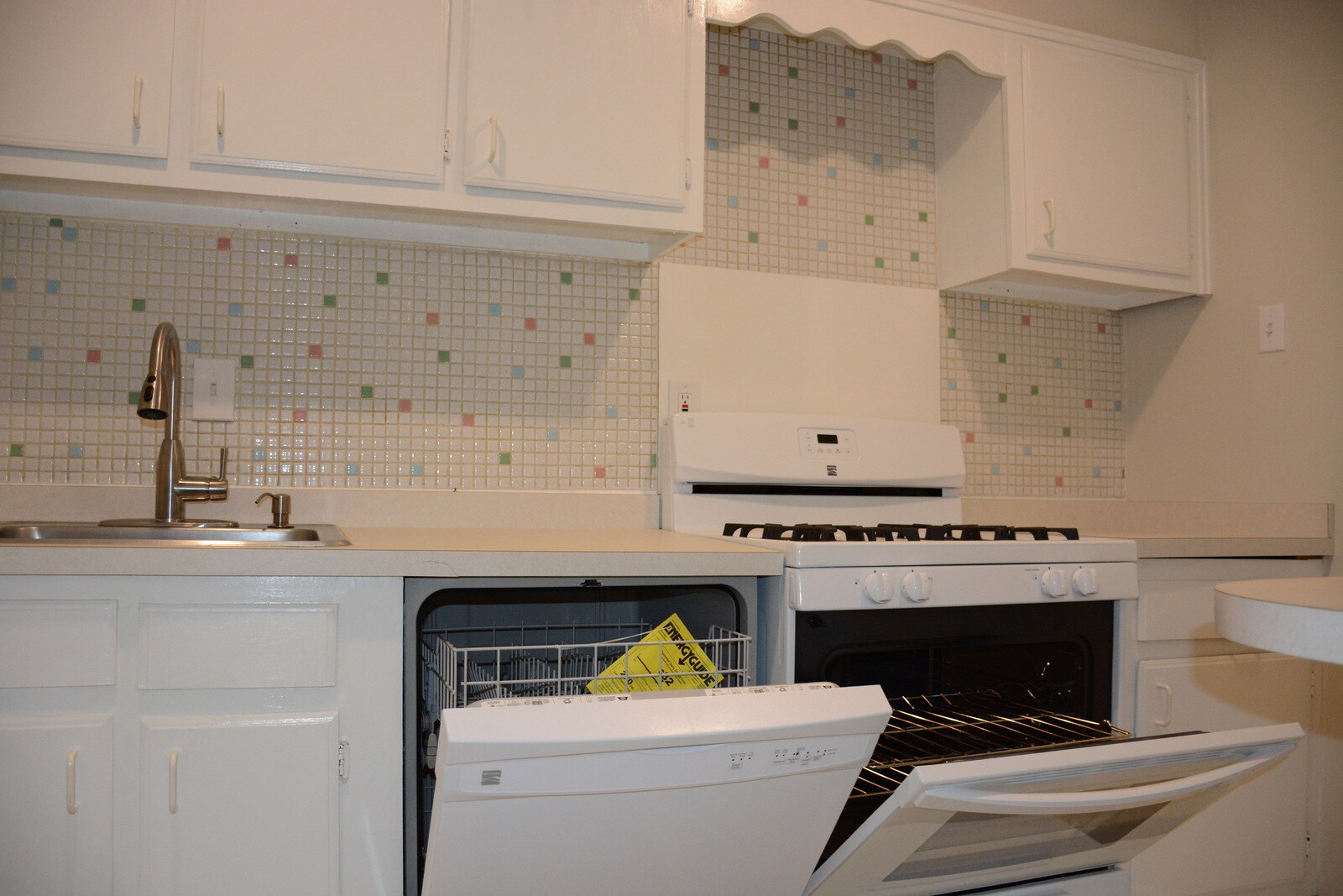 Building Photo - 217 Victor Pkwy Unit F
