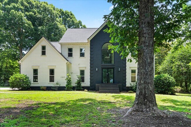 Building Photo - 11917 Shady Oak Ct