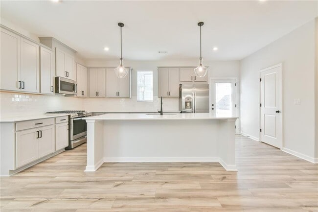 Building Photo - 2350 Whistler Wy NE