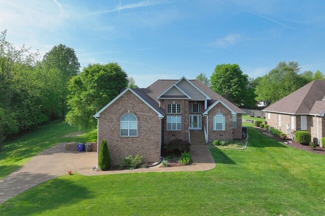 Building Photo - **BEAUTIFUL, WELL-MAINTAINED BRICK HOME ON A LOVELY 0.63-ACRE LOT IN A DESIRABLE NEIGHBORHOOD**