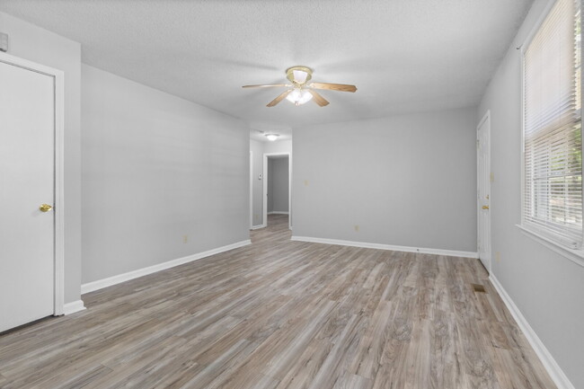 Building Photo - 3 Bedroom home with finished BASEMENT