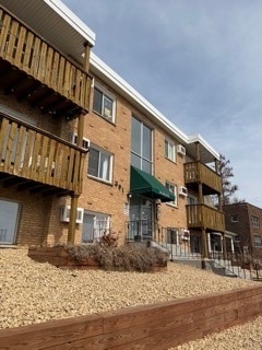 Building Photo - 391 Grand Ave