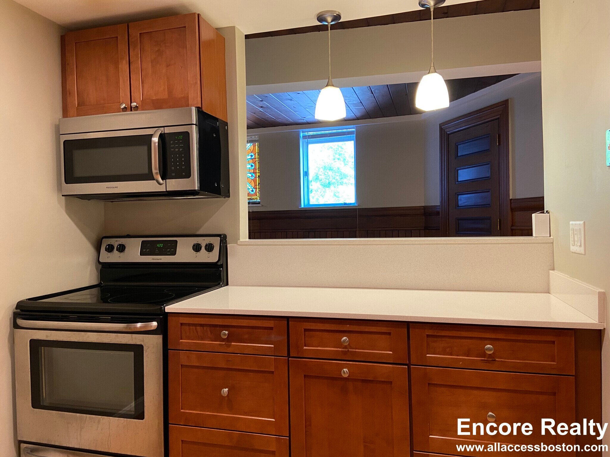 Building Photo - 17 Bow St