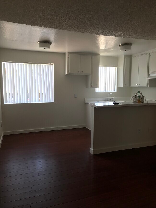 Building Photo - 20947 Bryant St