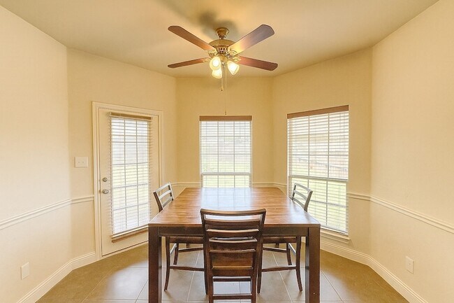 Building Photo - 6413 Fitzgerald Dr
