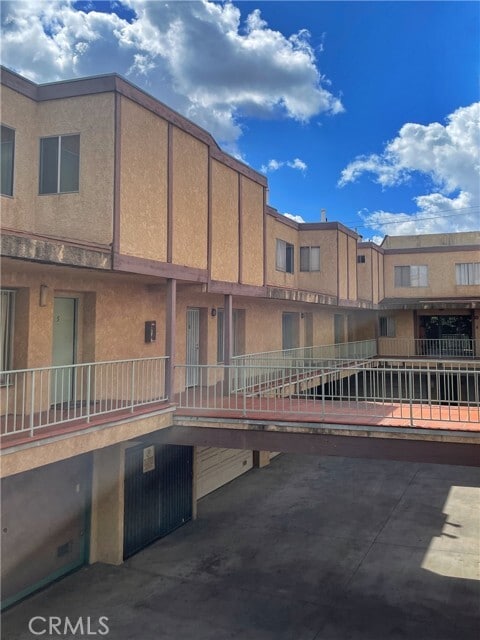 Building Photo - 15527 Parthenia St