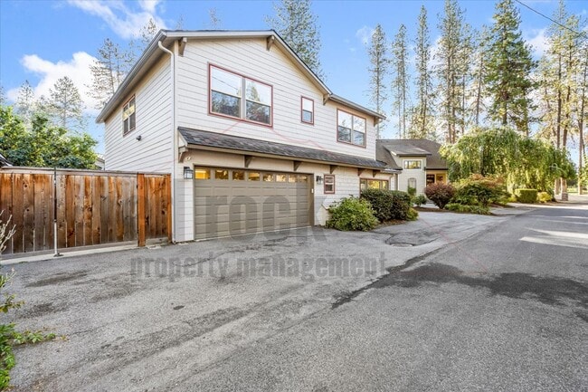 Building Photo - 1669 E Bozanta Dr